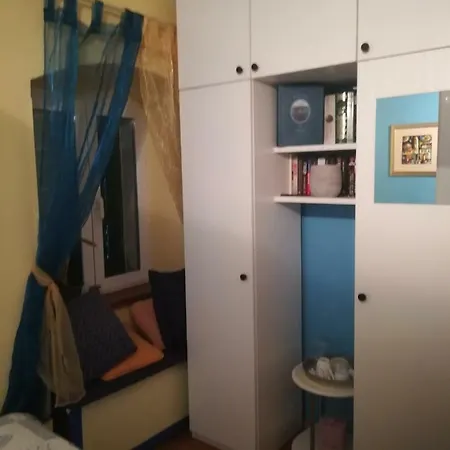 Πανσιόν Single In The Heart Of *